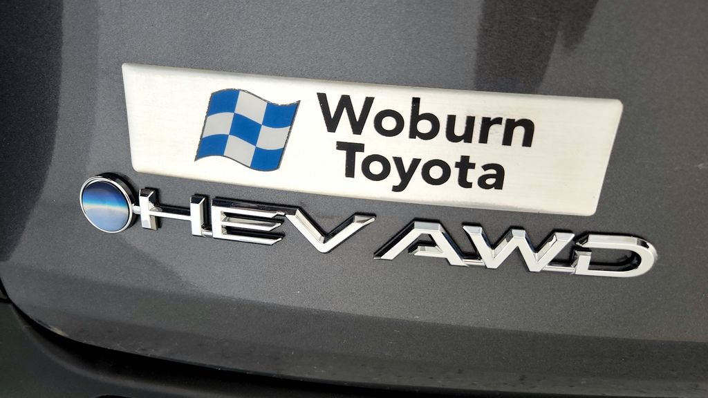 Certified 2025 Toyota Sienna LE AWD/4WD image 13