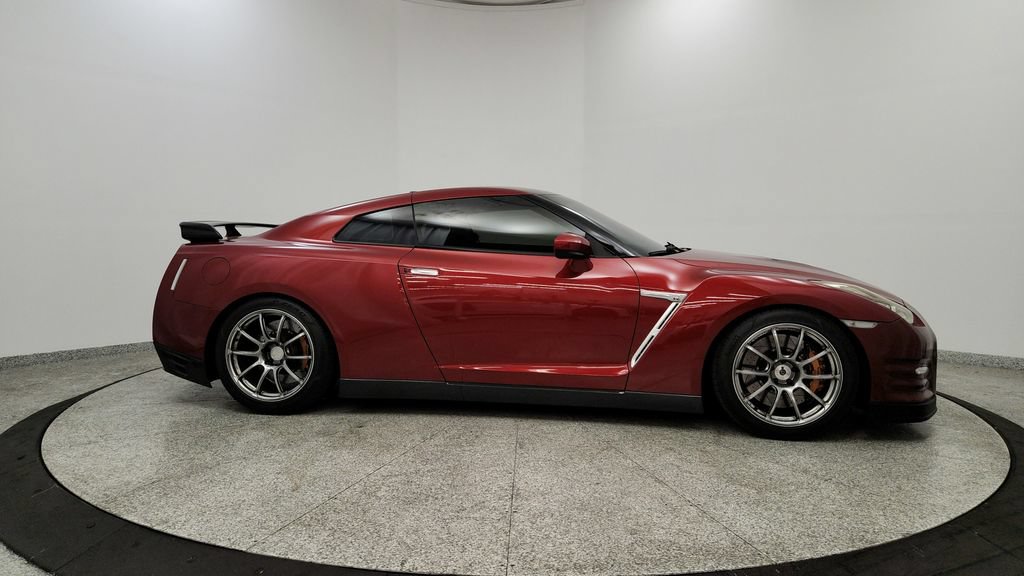 Used 2015 Nissan GT-R Premium AWD/4WD image 6