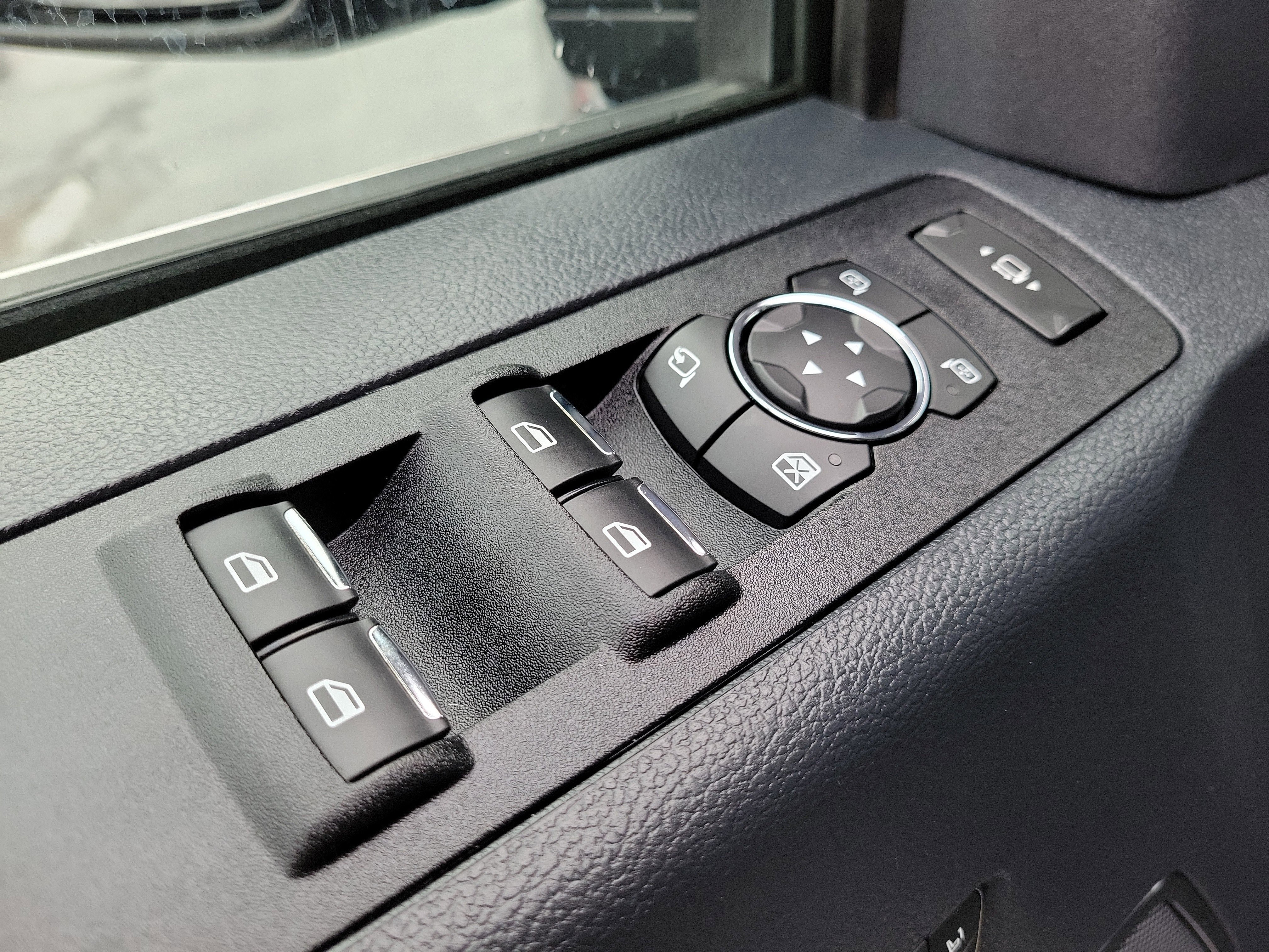 Certified 2022 Ford F250 Platinum w/ FX4 Off-Road Package image 19