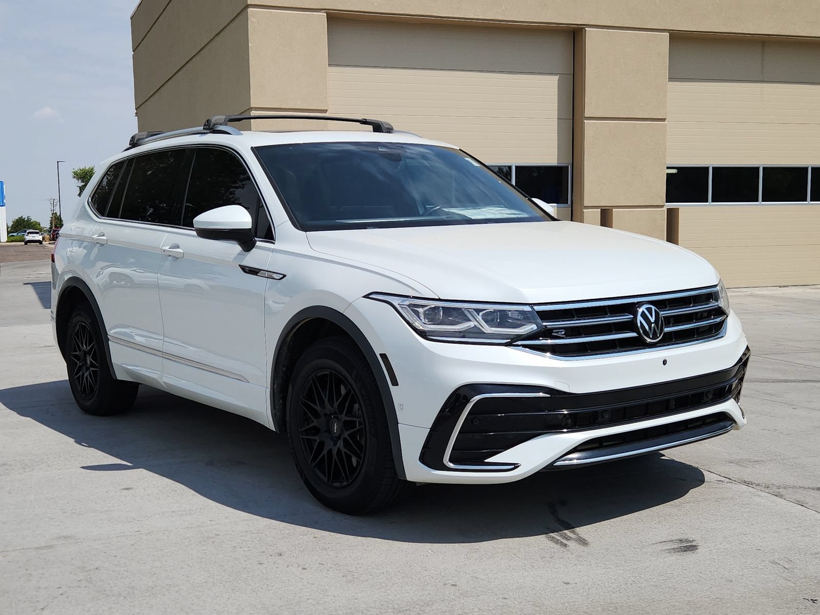 Used 2023 Volkswagen Tiguan SEL R-Line AWD/4WD image 7