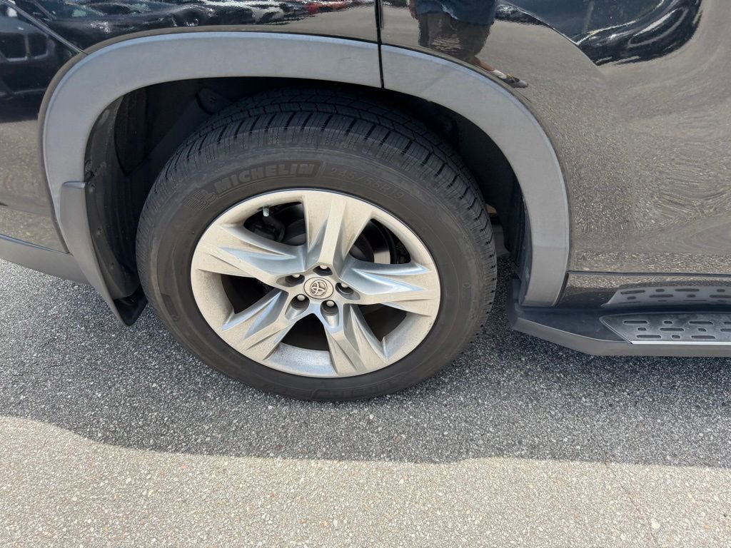 Used 2015 Toyota Highlander Limited Platinum FWD image 5