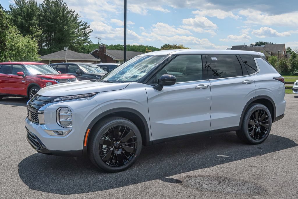 New 2026 Mitsubishi Outlander LE