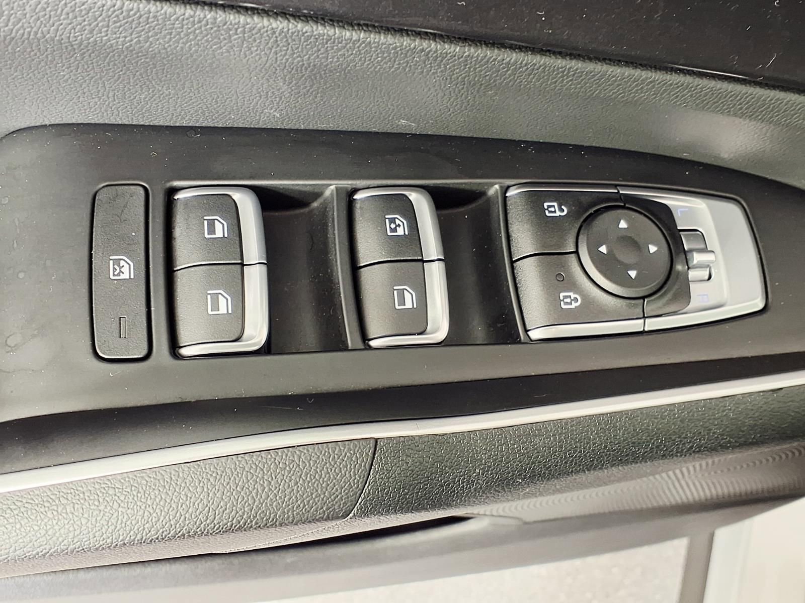 Used 2022 Kia Sorento LX FWD image 16