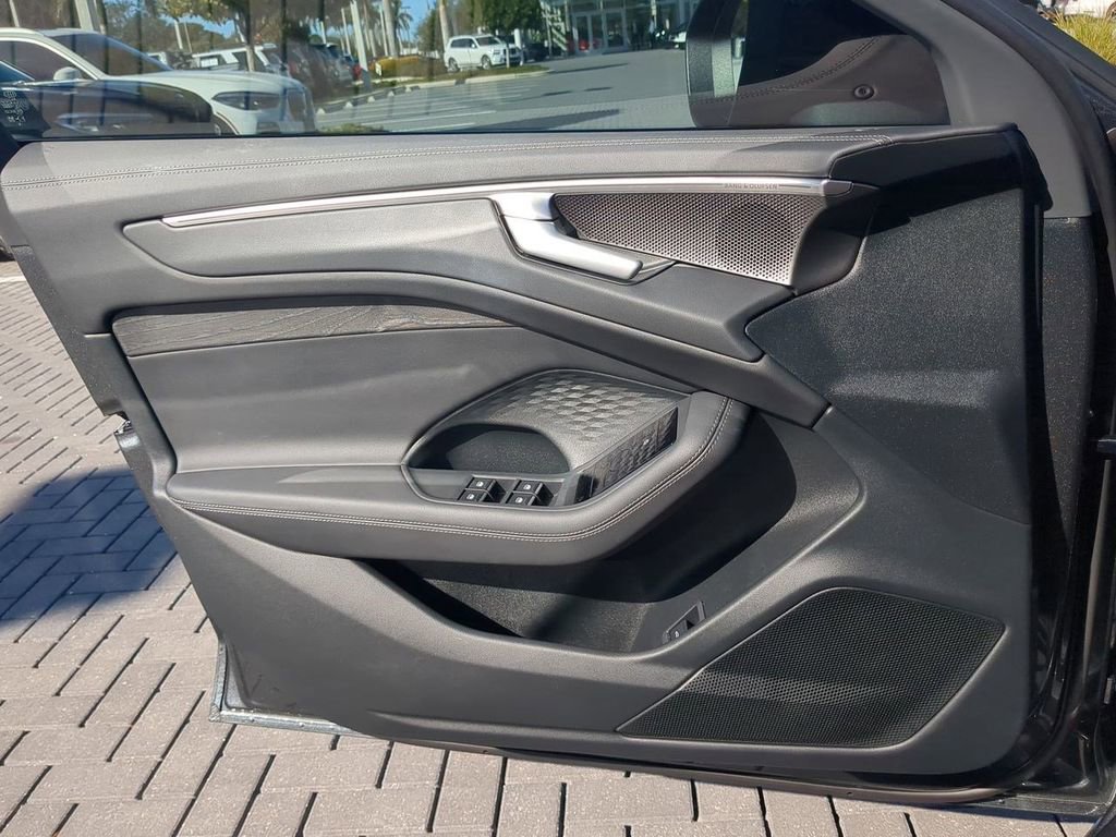 Used 2026 Audi A6 Premium Plus w/ Premium Plus Package image 32