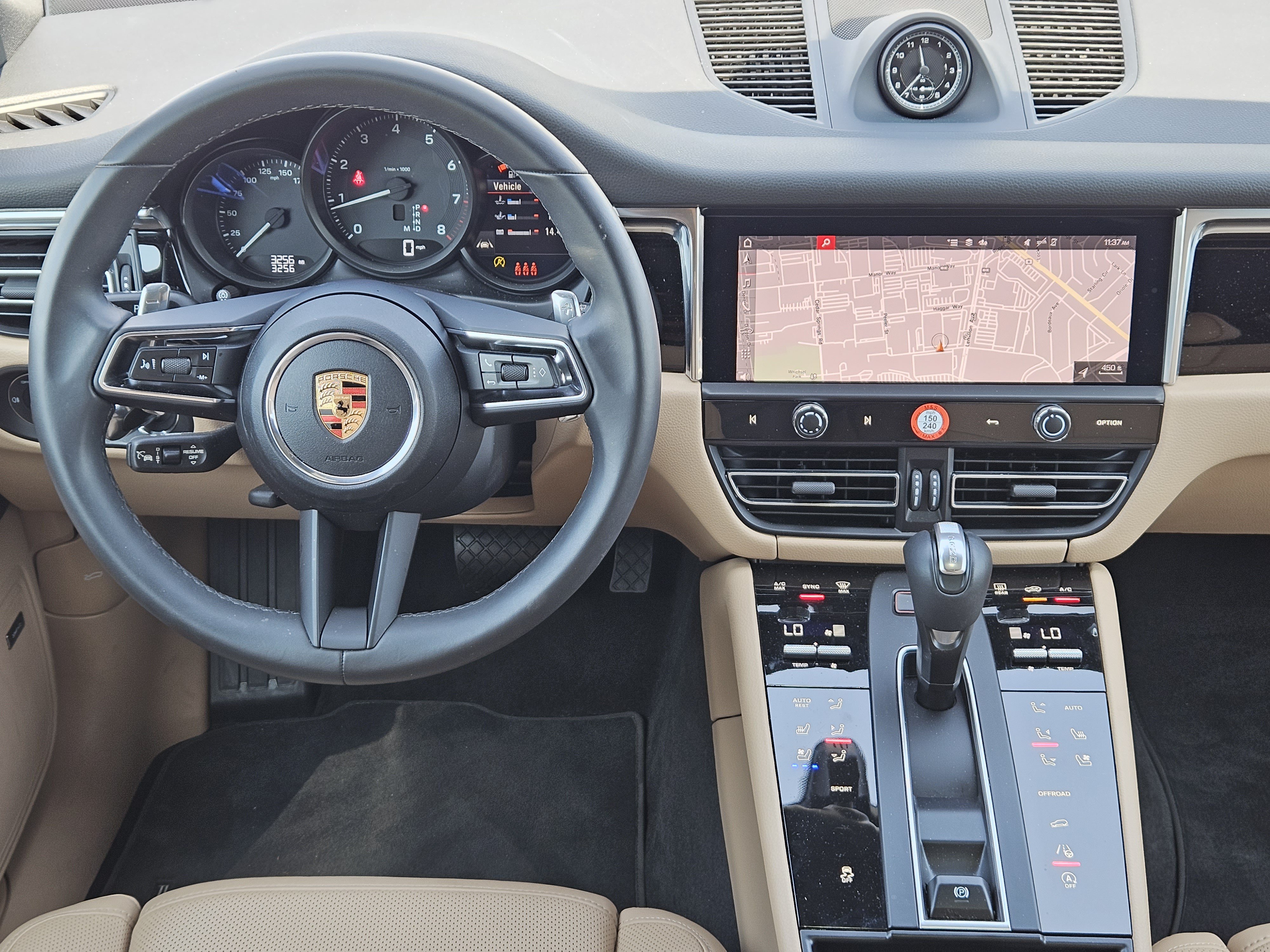 Certified 2026 Porsche Macan AWD/4WD image 25