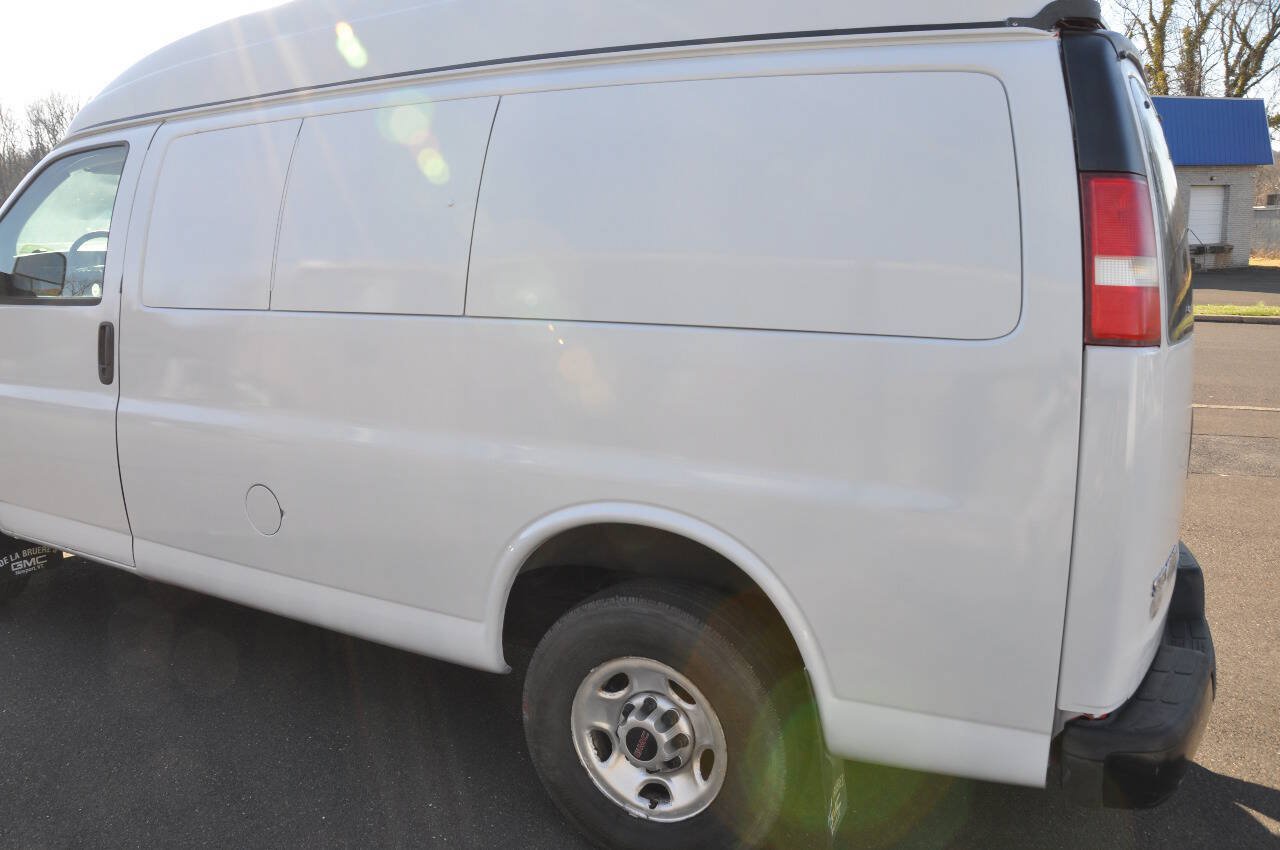 Used 2015 GMC Savana 2500 LS w/ Cold Climate Package RWD image 15