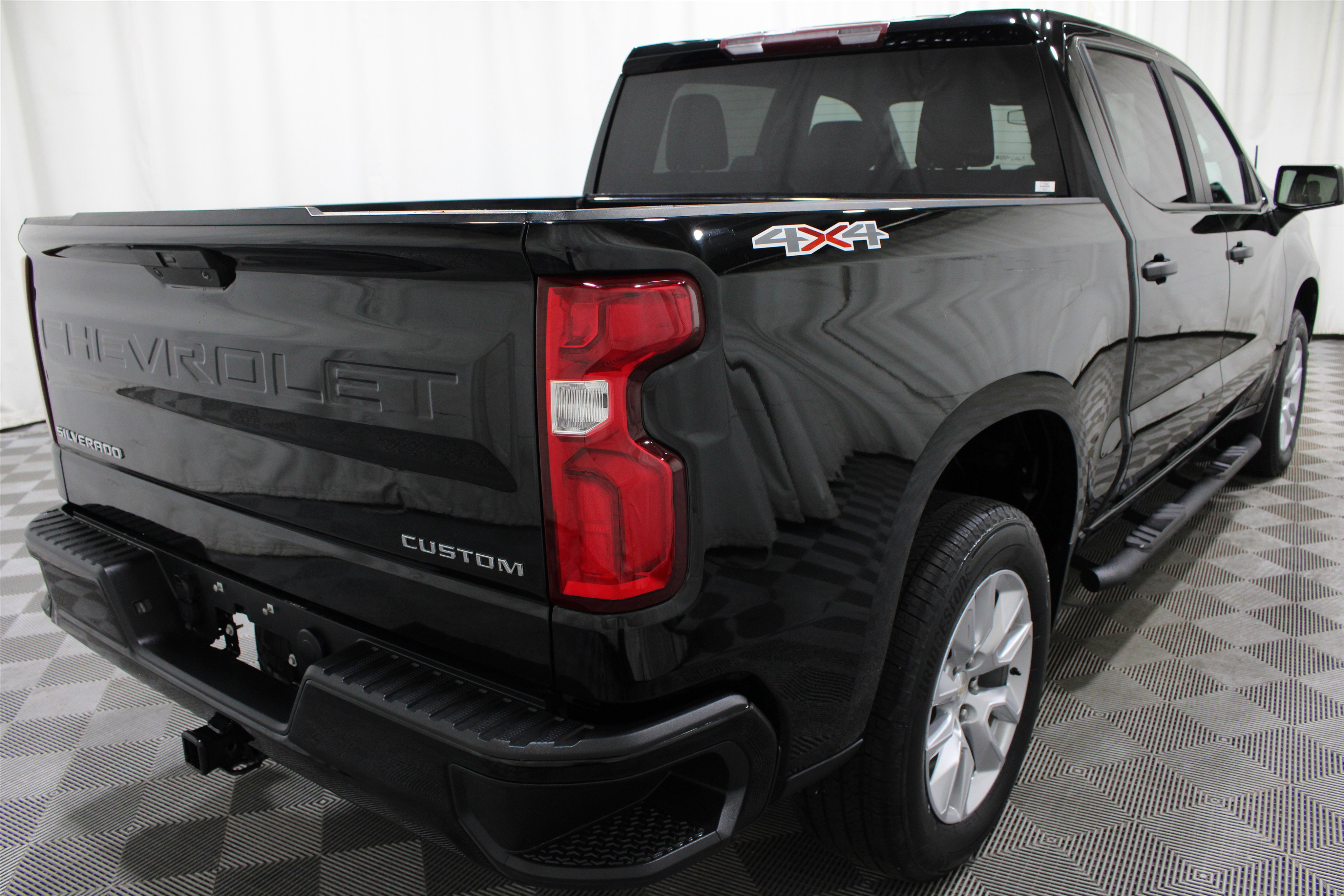 Used 2021 Chevrolet Silverado 1500 Custom AWD/4WD image 25