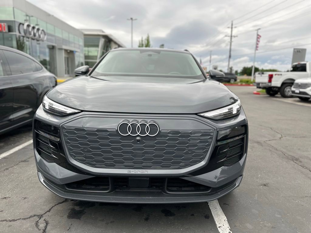 Used 2025 Audi Q6 e-tron Premium Plus video 2