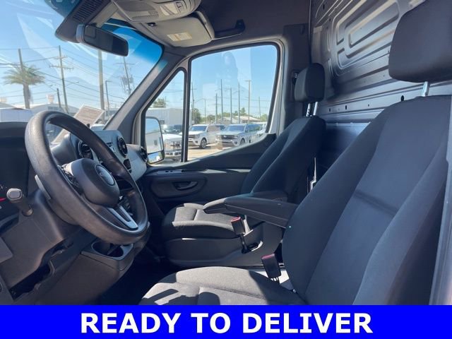 Used 2019 Freightliner Sprinter 144 Cargo image 16