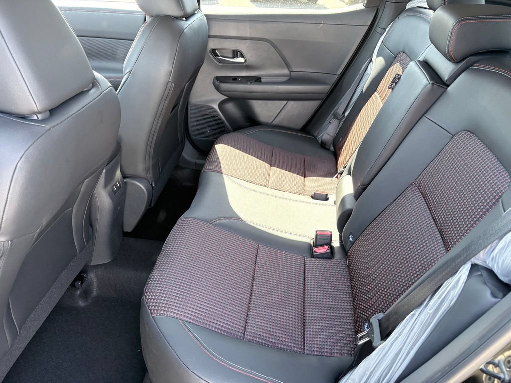 New 2026 Nissan Kicks SR AWD/4WD image 6