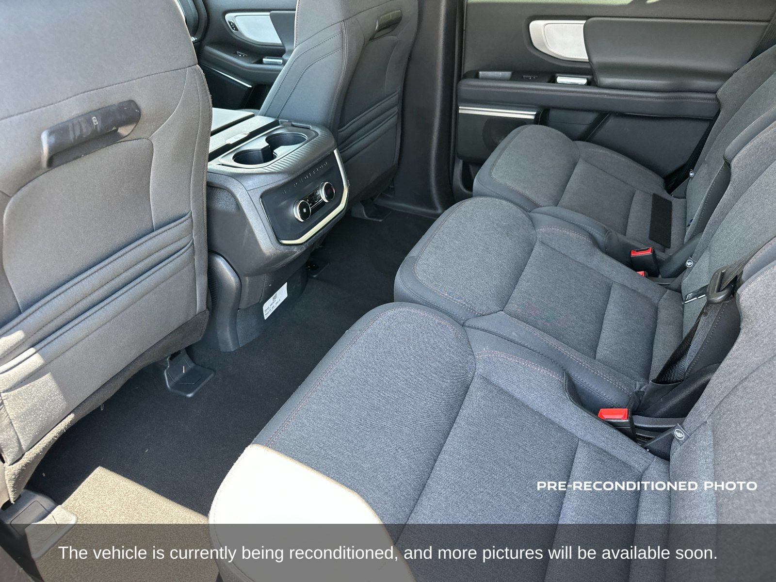 Used 2025 Ford Expedition Active AWD/4WD image 15