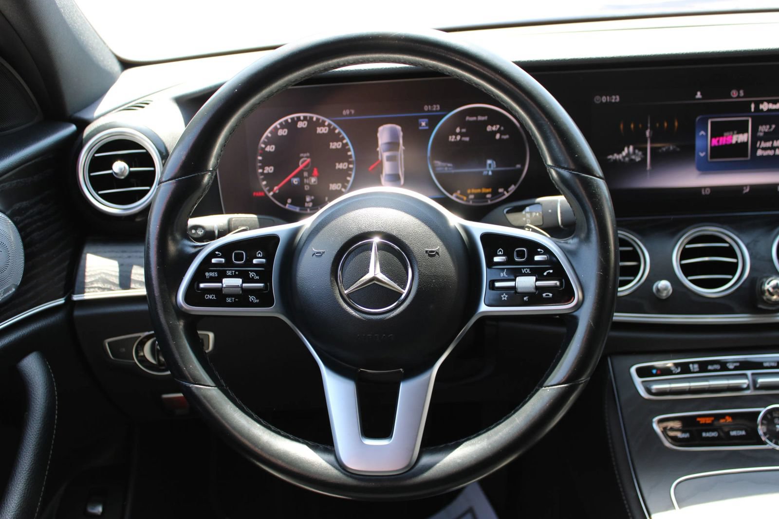 Used 2019 Mercedes-Benz E 300 image 18