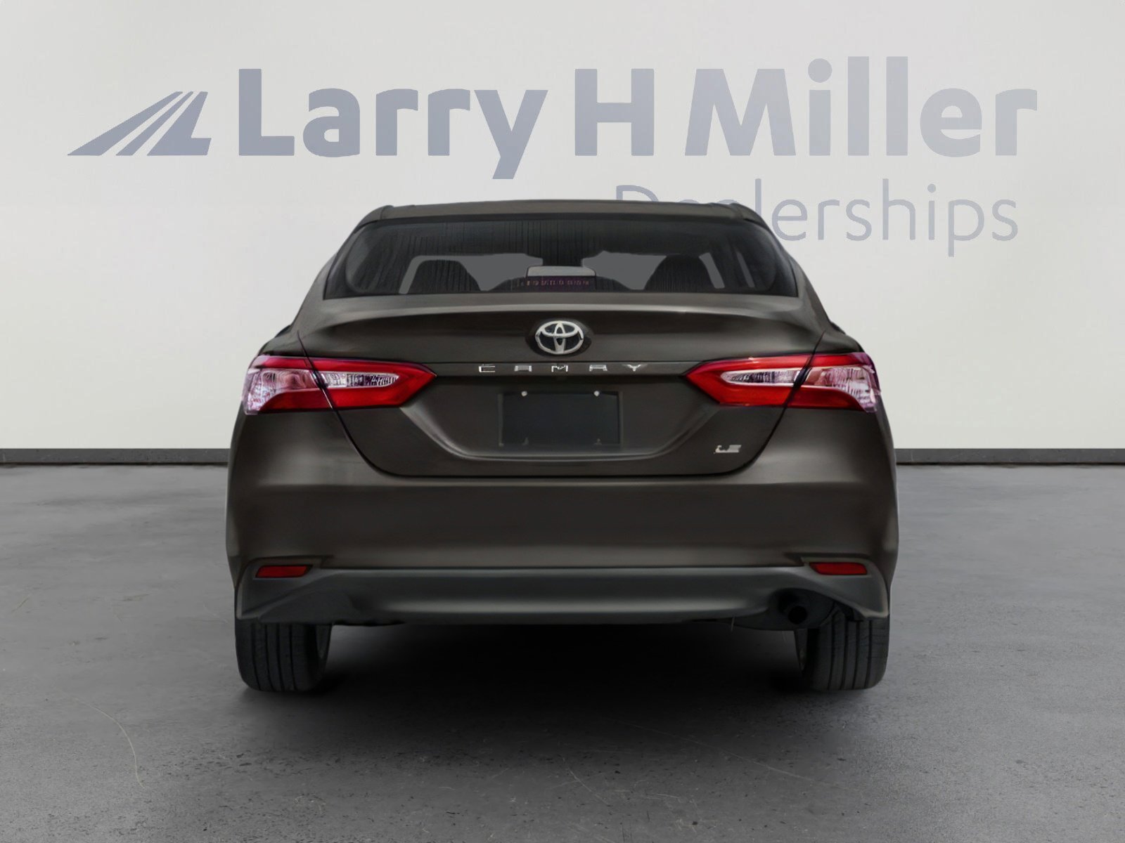 Used 2020 Toyota Camry LE FWD image 5