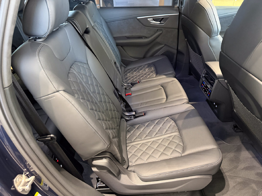 New 2026 Audi SQ7 Prestige AWD/4WD image 10