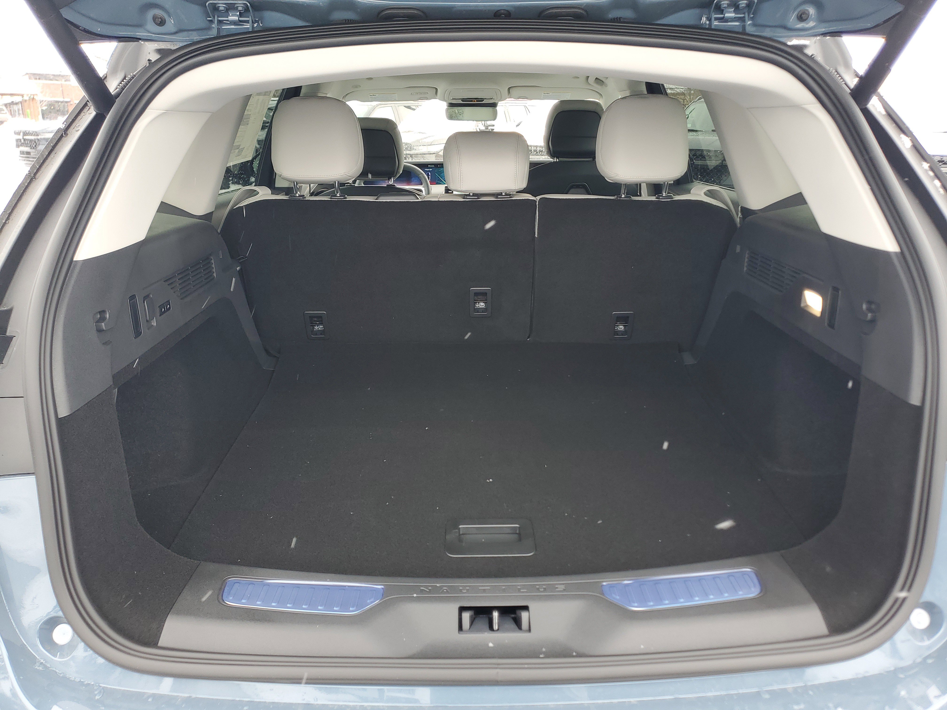 New 2026 Lincoln Nautilus Premier w/ Equipment Group 102A image 32