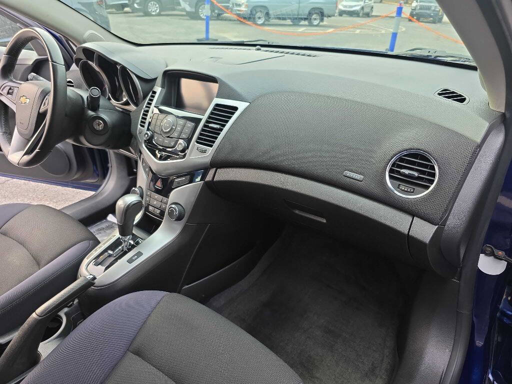 Used 2013 Chevrolet Cruze LT w/ Technology Package image 21