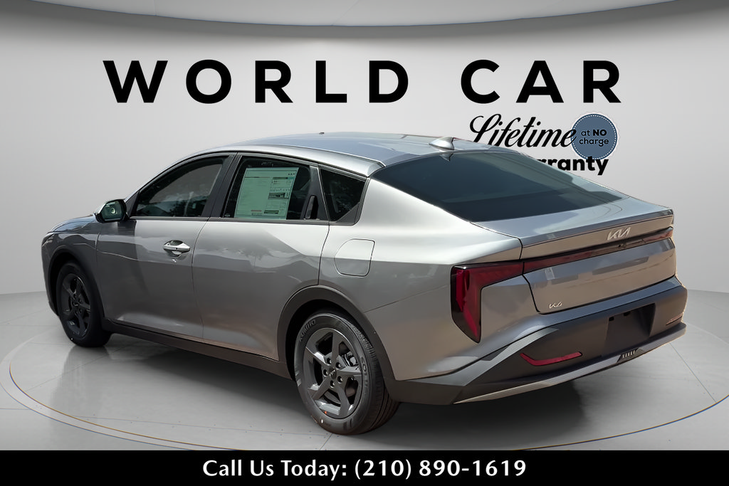 New 2026 Kia K4 FWD image 10