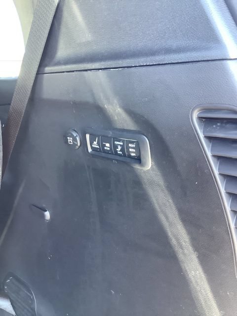 Certified 2024 Chrysler Pacifica Pinnacle FWD image 26