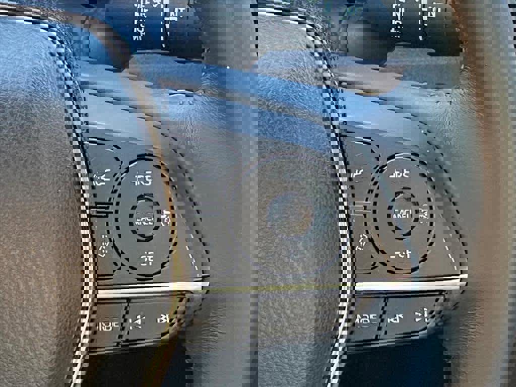 Used 2020 Toyota Camry XLE image 9