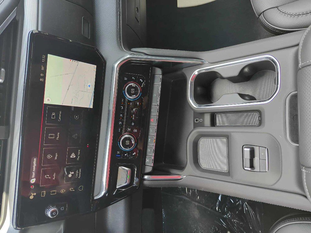 New 2025 GMC Sierra 2500 Denali w/ Denali Reserve Package image 16