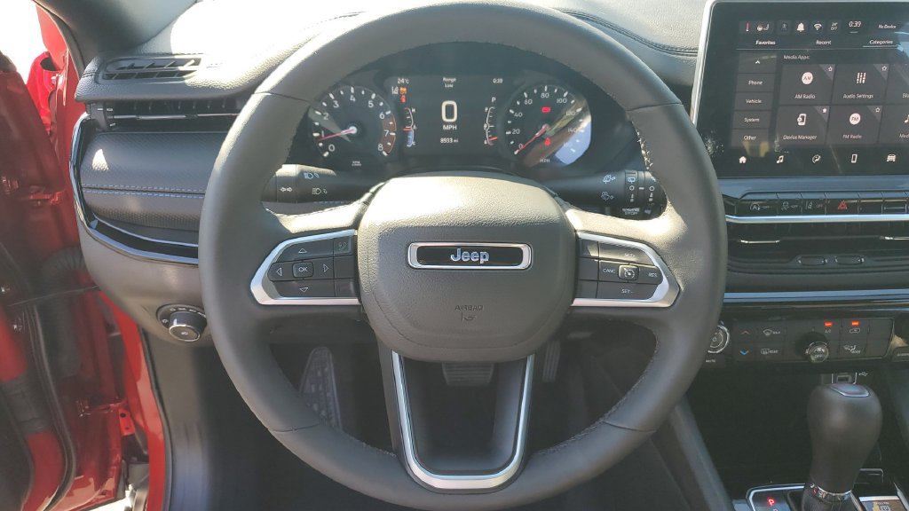 Used 2026 Jeep Compass Latitude AWD/4WD image 28