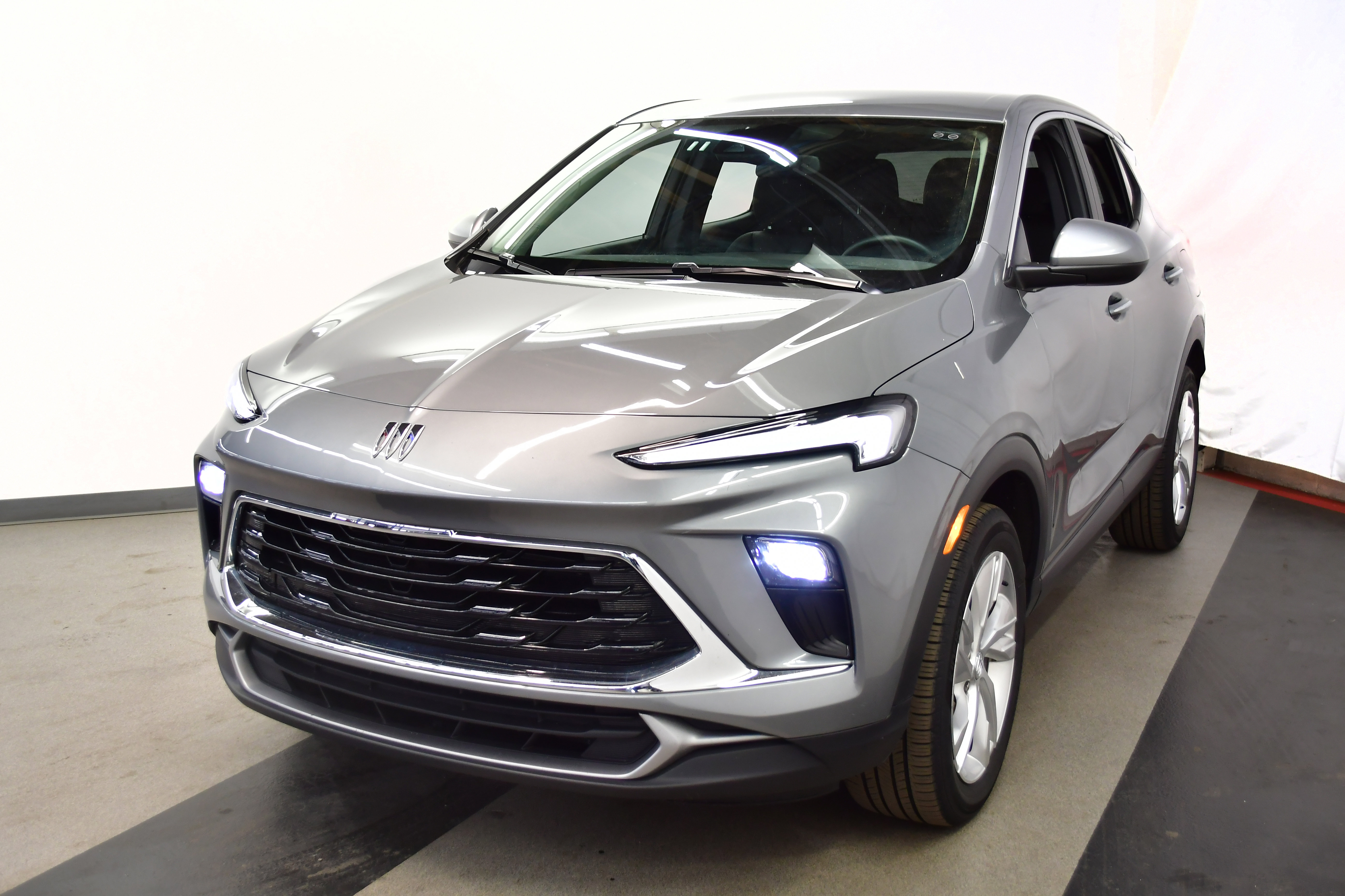 Used 2025 Buick Encore GX Preferred FWD image 4