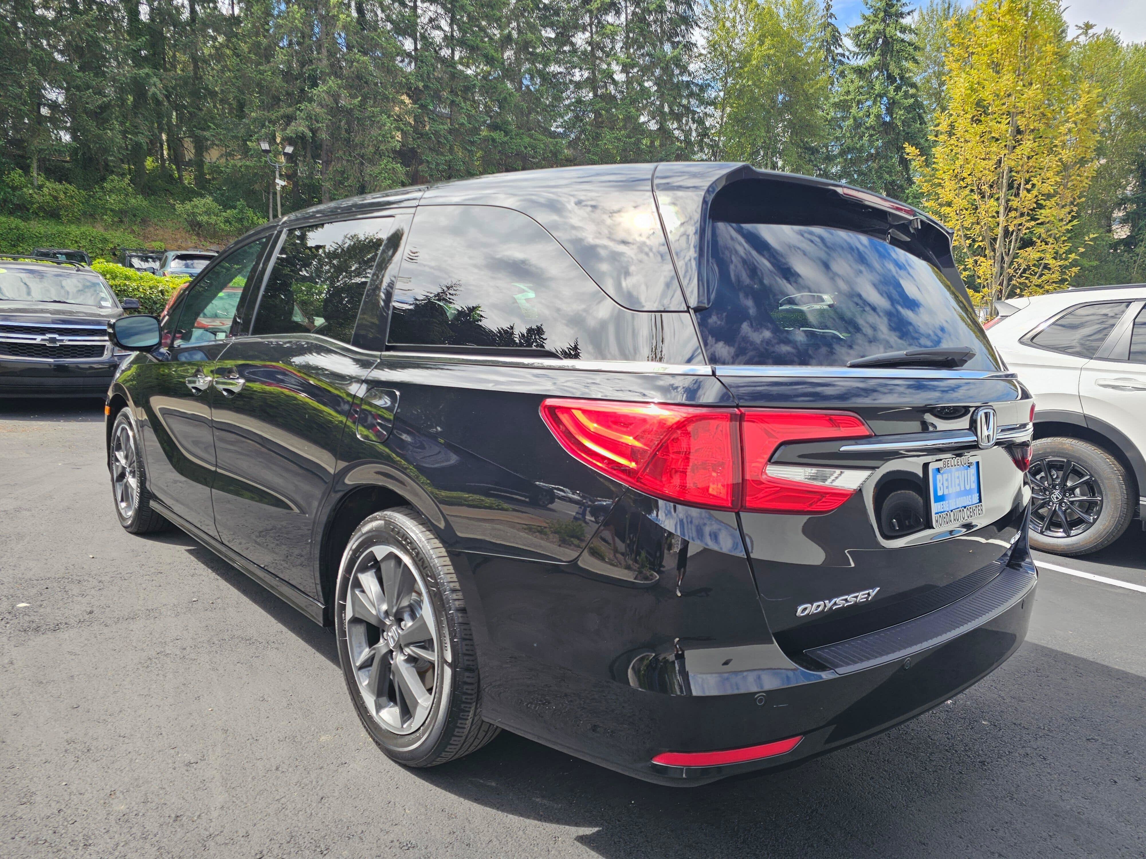 Used 2023 Honda Odyssey Elite image 5