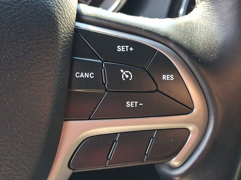 Used 2020 Jeep Grand Cherokee Altitude image 26