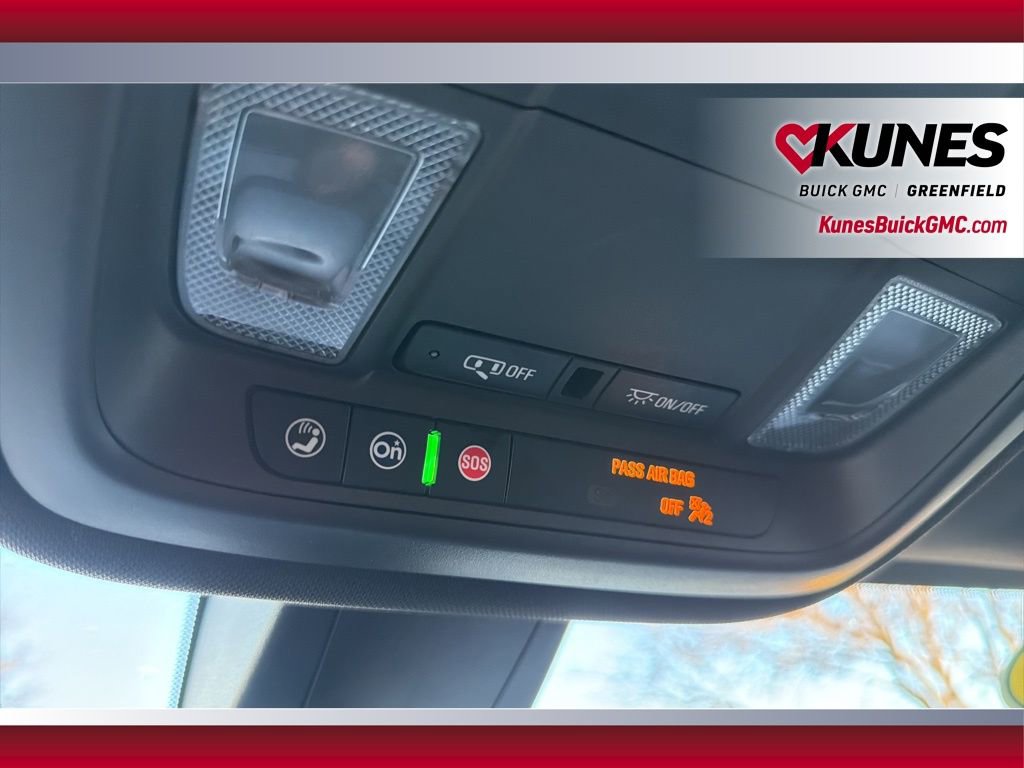 Used 2023 Chevrolet Traverse LT image 15