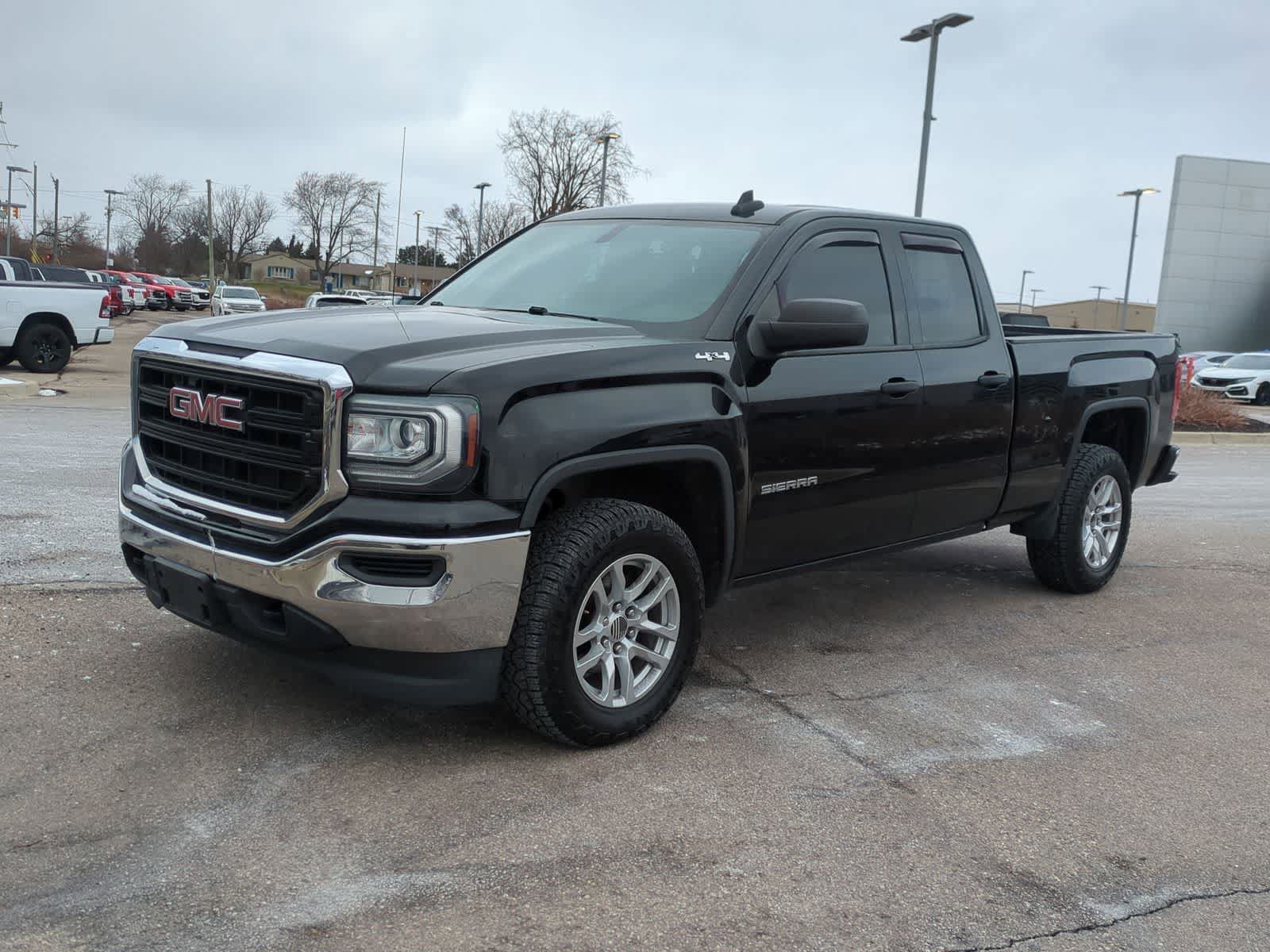 Used 2017 GMC Sierra 1500 4x4 Double Cab image 4