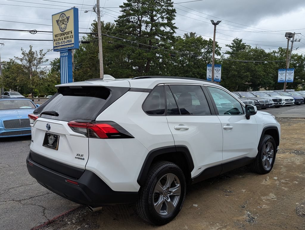 Used 2023 Toyota RAV4 XLE AWD/4WD image 7