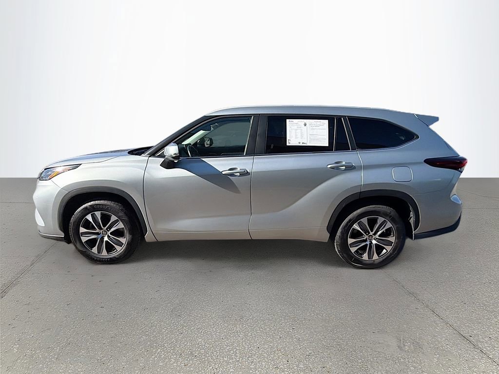 Used 2024 Toyota Highlander XLE image 8