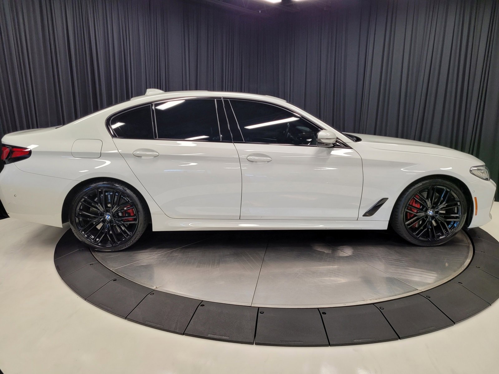 Used 2021 BMW 540i w/ M Sport Package image 12