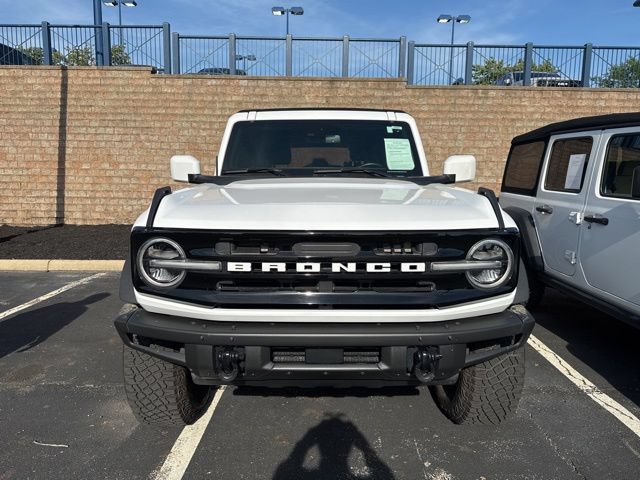 Used 2022 Ford Bronco Outer Banks w/ Sasquatch Package AWD/4WD image 2