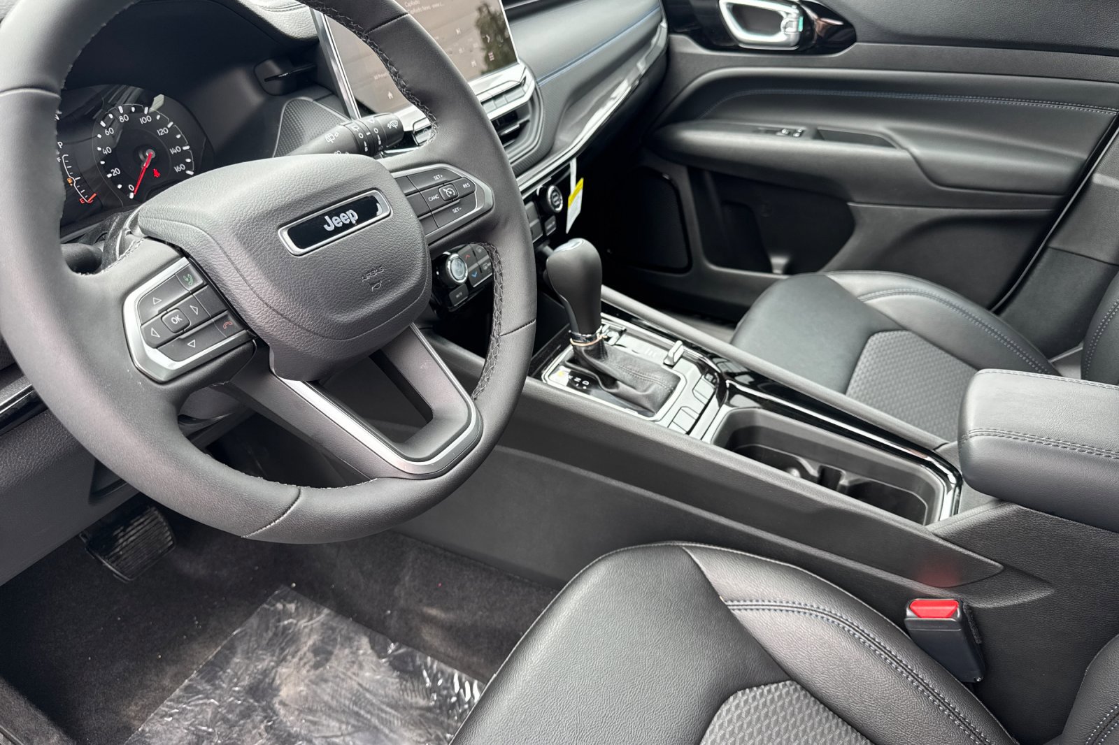 New 2026 Jeep Compass Latitude image 9