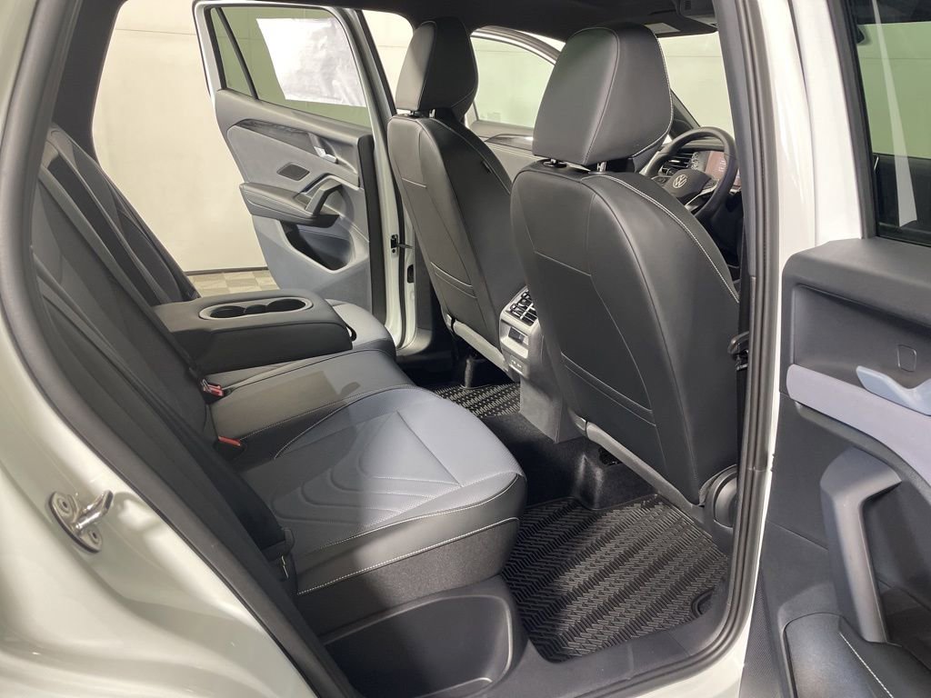 New 2026 Volkswagen Tiguan SE R-Line AWD/4WD image 22