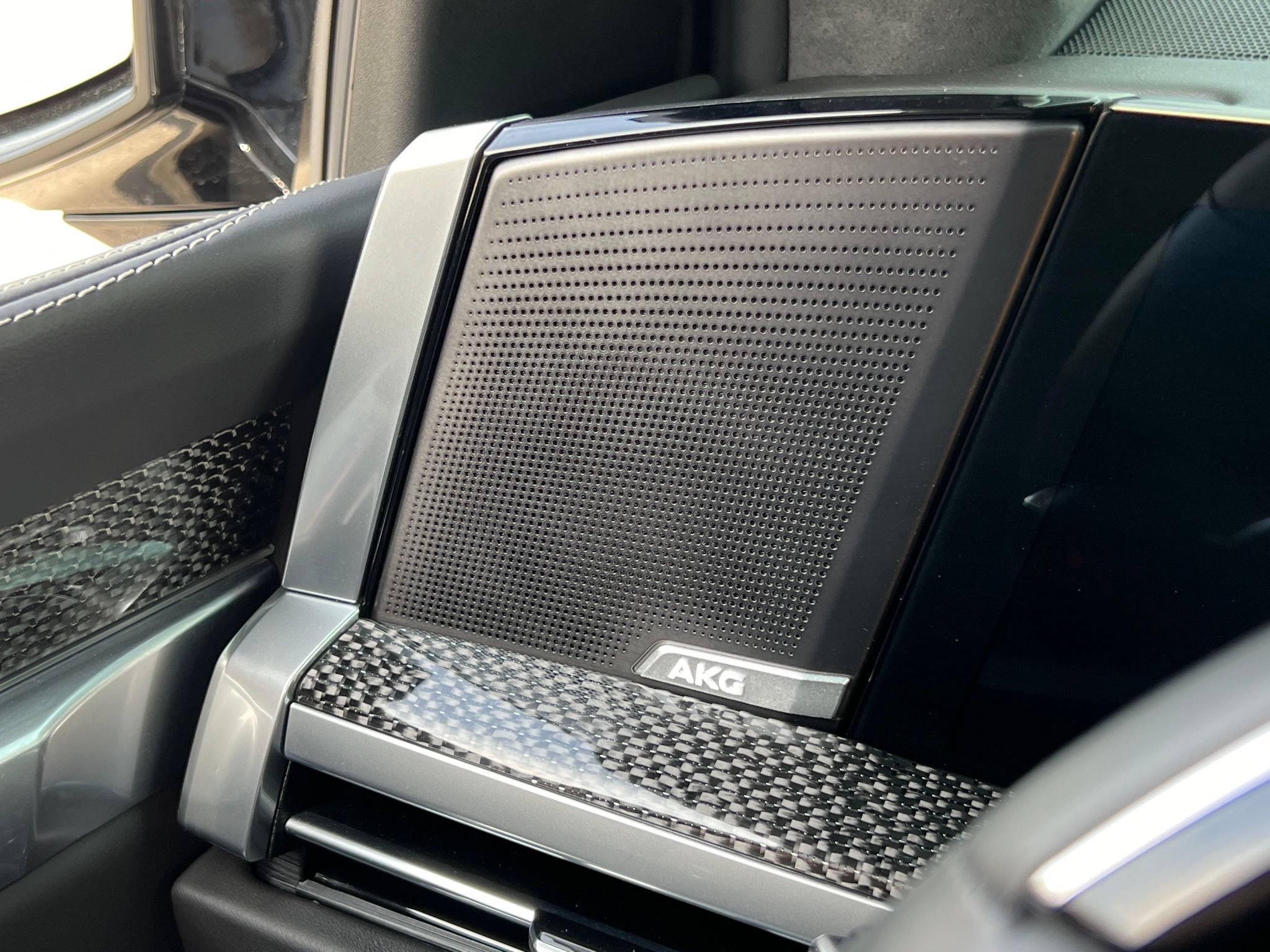 Used 2025 Cadillac Escalade ESV V AWD/4WD image 36