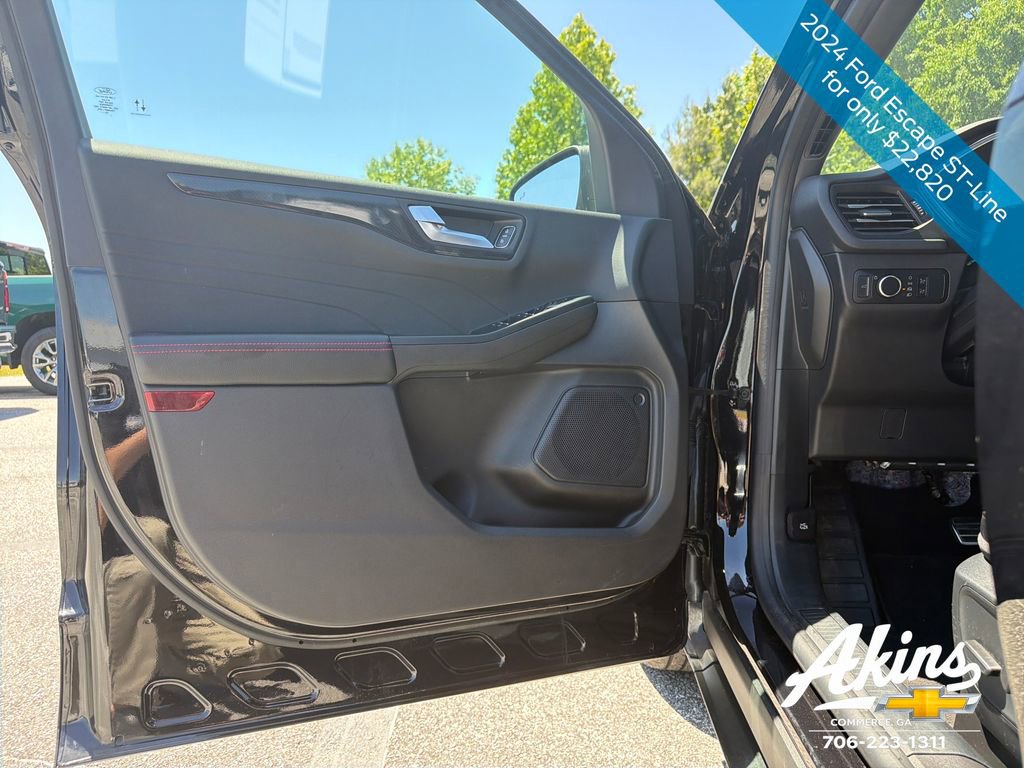Used 2024 Ford Escape ST-Line w/ Tech Pack #1 FWD image 16