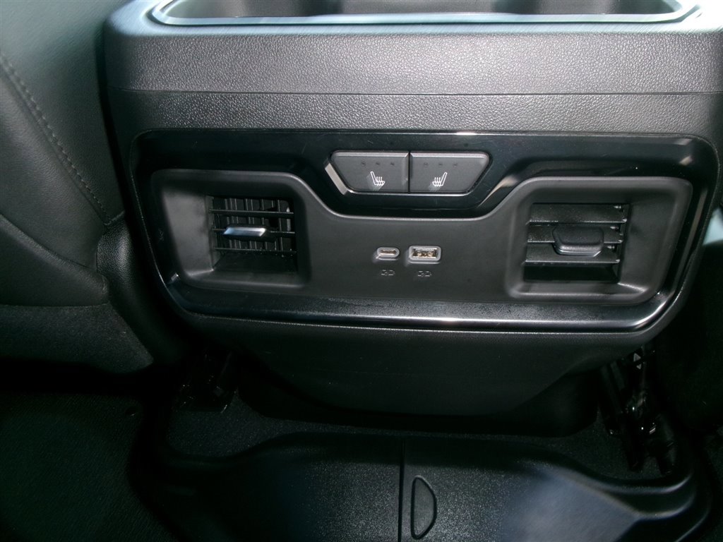 Used 2024 GMC Sierra 1500 AT4 w/ Technology Package image 12