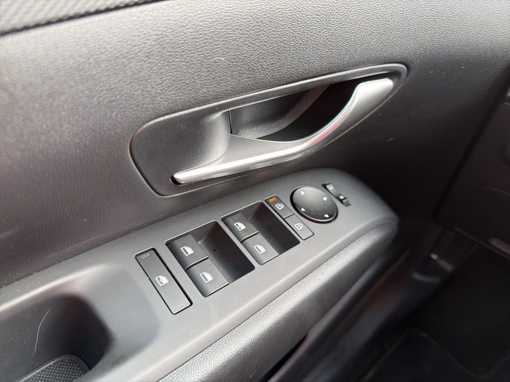 Used 2025 Hyundai Tucson SE image 29