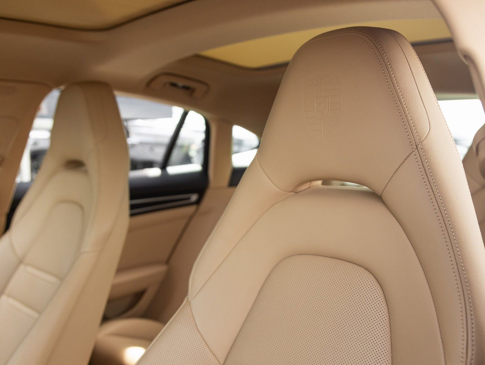 Certified 2023 Porsche Panamera 4 Platinum Edition image 23