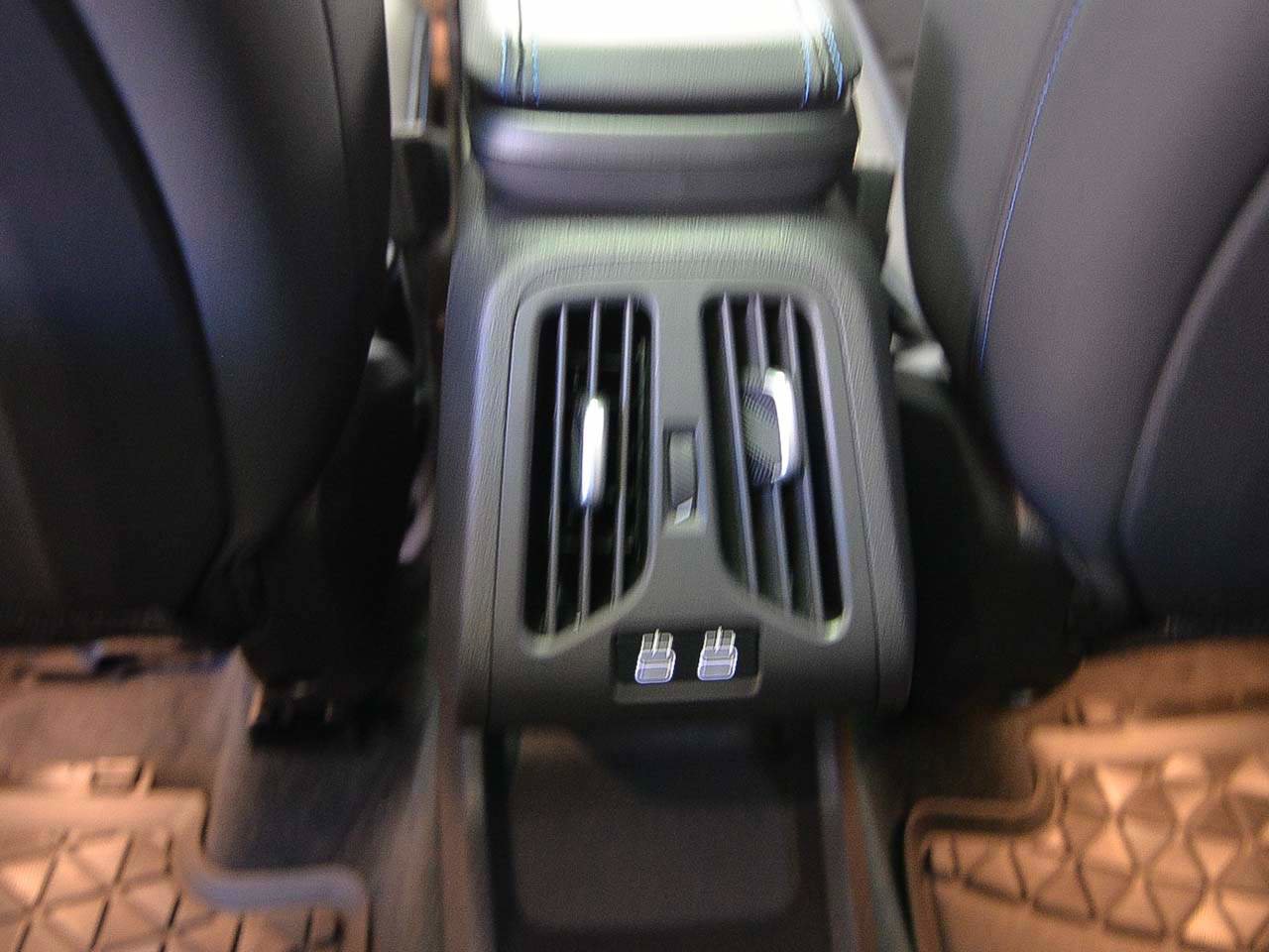 Certified 2025 BMW X1 xDrive28i w/ M Sport Package image 10