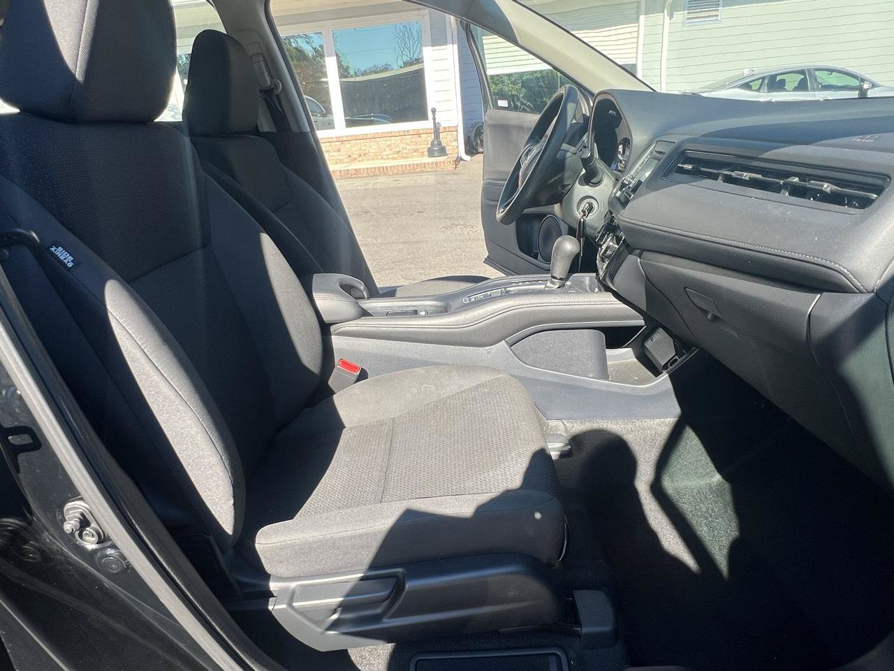 Used 2019 Honda HR-V LX image 14