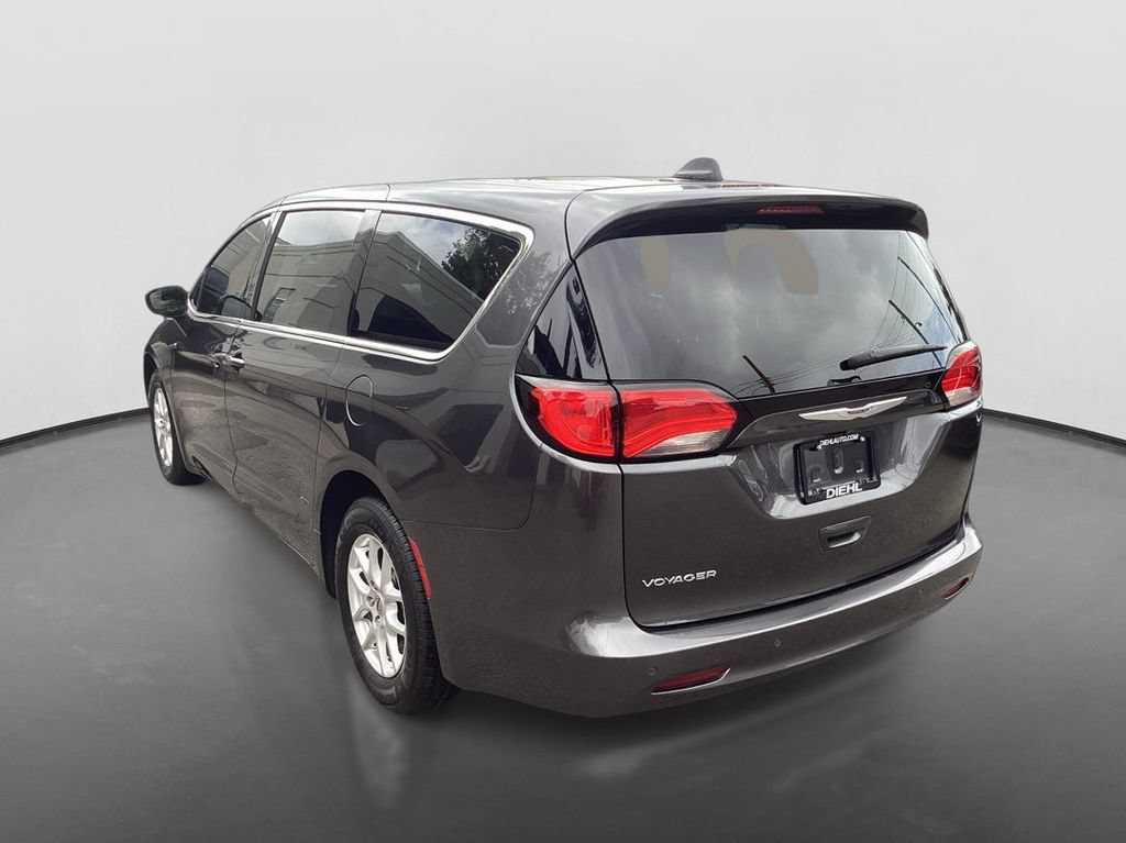 Used 2022 Chrysler Voyager LX FWD image 7