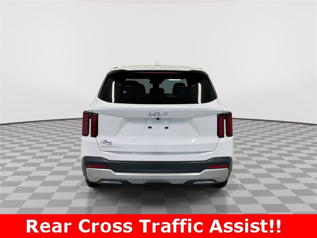Used 2025 Kia Sorento LX image 9