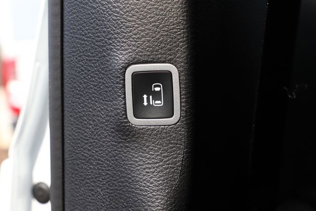 Used 2026 Chrysler Pacifica Select image 21