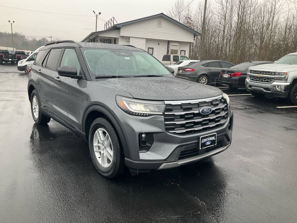 New 2026 Ford Explorer Active w/ Active Comfort Package image 3