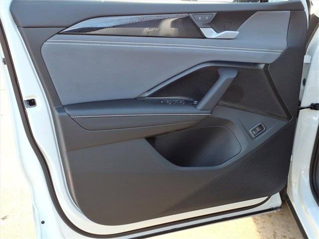 New 2026 Volkswagen Tiguan SE R-Line image 9