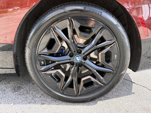 Used 2023 BMW iX M60 image 10