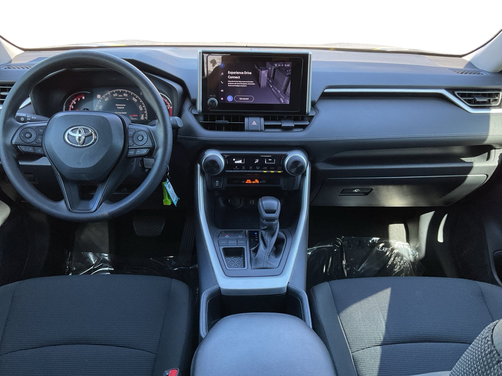 Used 2023 Toyota RAV4 LE FWD image 10